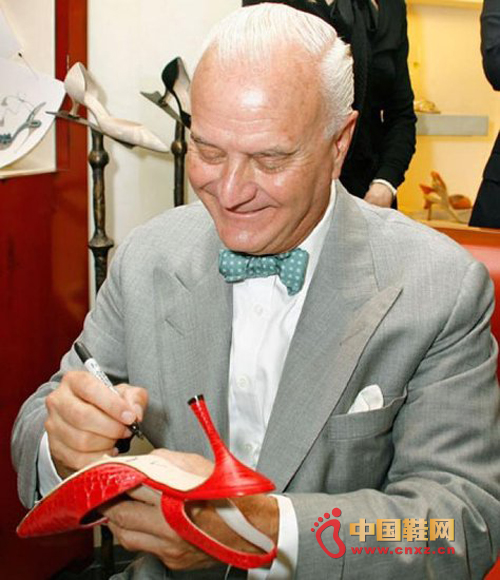 Manolo Blahnik׌Ů˞֮ЬO(sh)Ӌ(j)